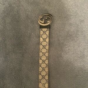 Very worn gucci belt